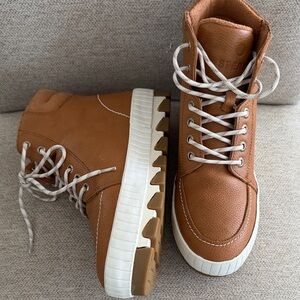Sperry Brown and White Winter Boots